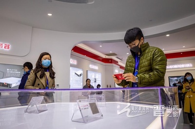 18秒生產(chǎn)一臺(tái)電腦？“智能云”工廠創(chuàng)造光速奇跡